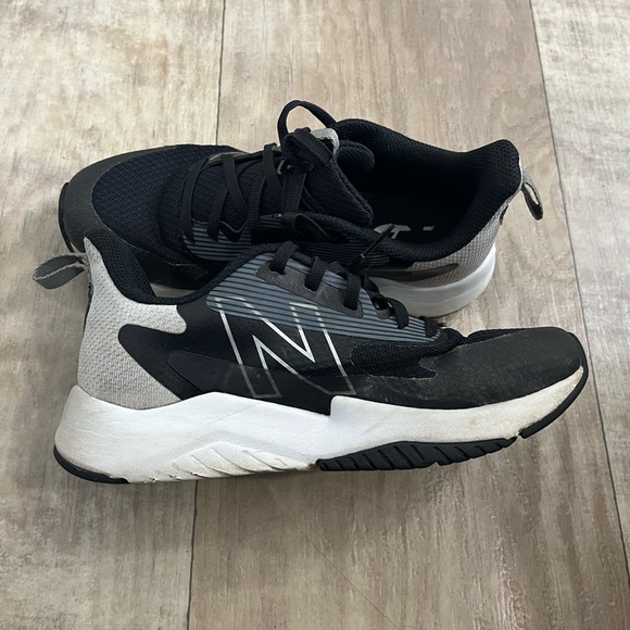 Boys New Balance - Picture 7 of 13